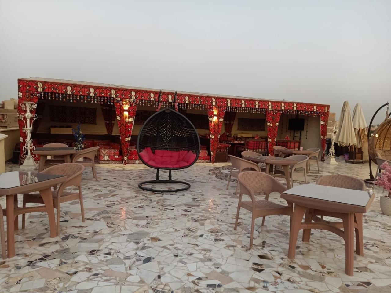 Pyramid View Gh Hotel Kafrat al Jabal Bagian luar foto